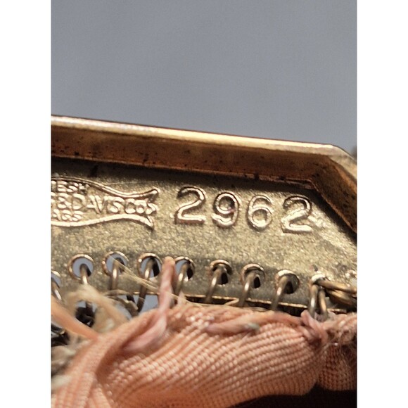 Vintage Whiting and Davis Gold Mesh Purse # 2962  with Kiss Clasp - Picture 8 of 11